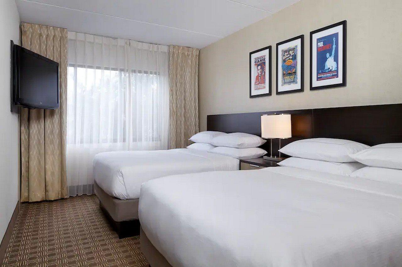 Doubletree Suites By Hilton Nashville Airport Exterior photo