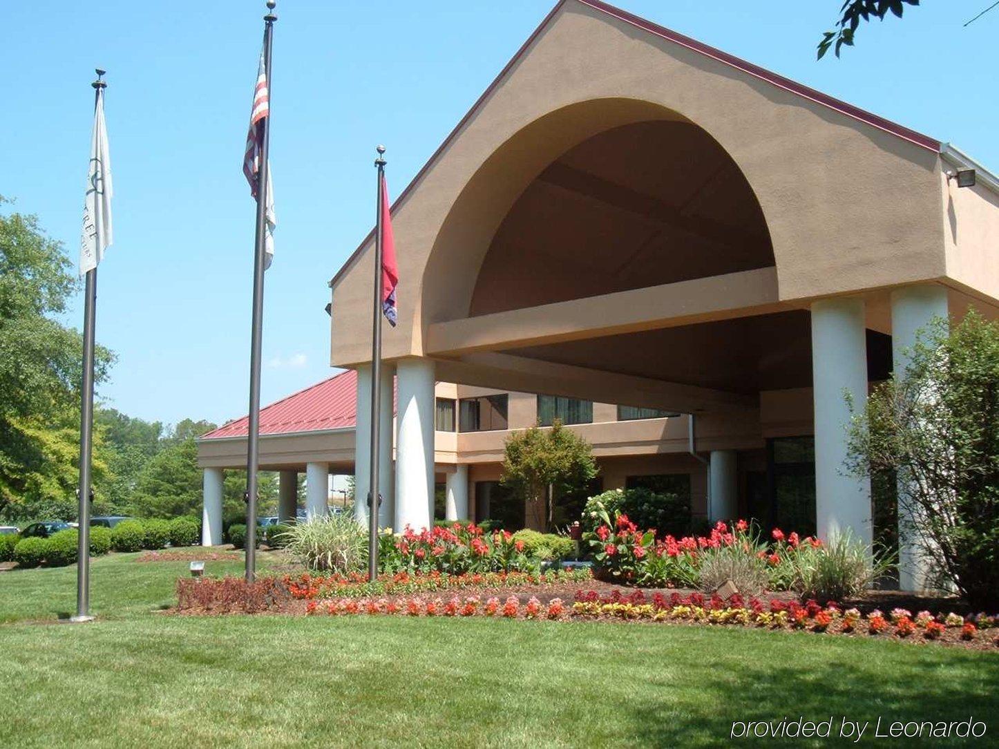 Doubletree Suites By Hilton Nashville Airport Exterior photo